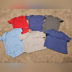 Gerber's short sleeve onesie and short shirt bundle size 12M Baby clothes lot